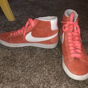 NIKE high top shoes <3